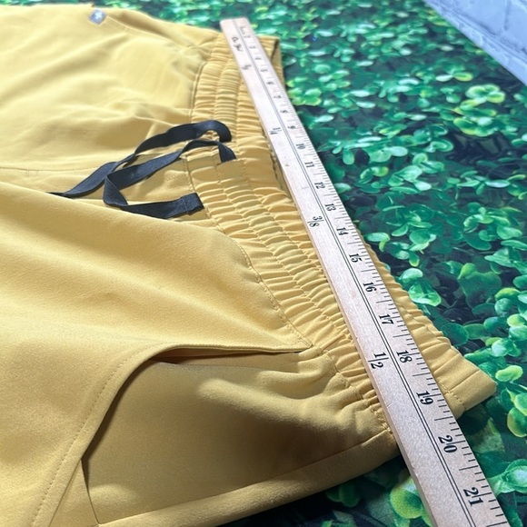 FIGS High Waisted Zamora Jogger Scrub Pants Light Gold Womens Size XXL/T PO 1998 - Picture 6 of 13